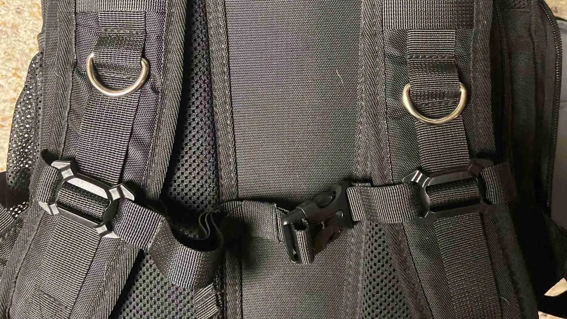 What are d rings used for on backpacks?